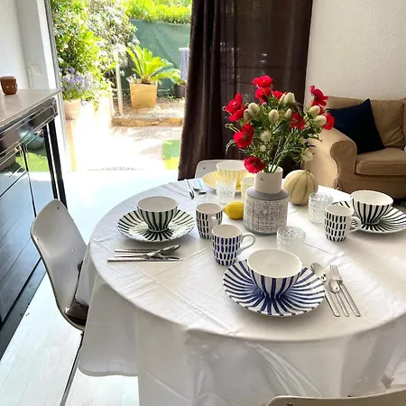 Sleep In The Hood サントロペ